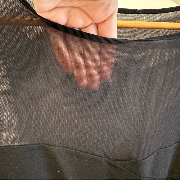 Sleeve little black dress - Picture 2 of 3